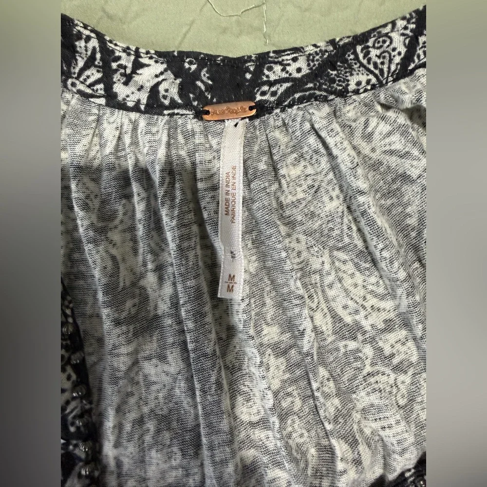 Free People Good Morning Cold Shoulder Abstract Print Top Blouse Size M - Picture 3 of 8